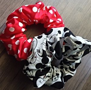 Disney scrunchie set